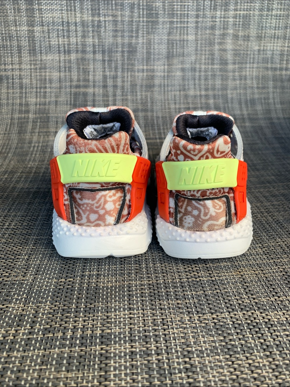 Nike Huarache Run SE "Doodle" sneakers summit white/picante red/black Toddler 7 - Picture 7 of 12